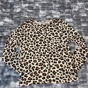Light weight, leopard T-shirt!